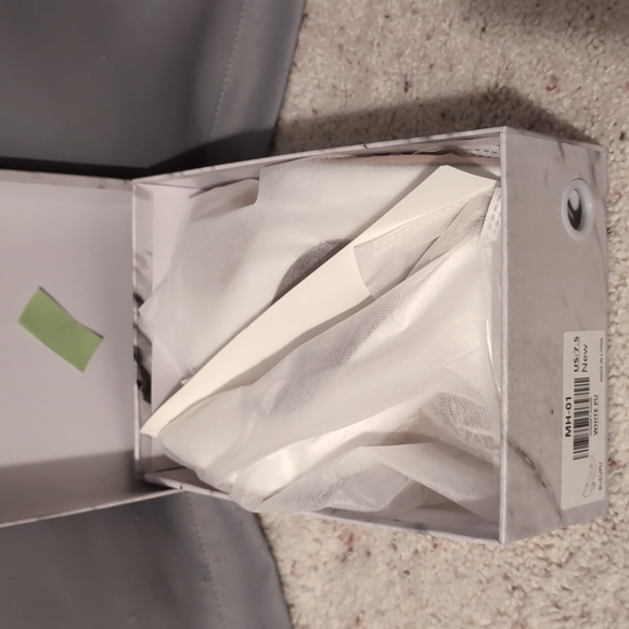 Women's Chunky High Heels Closed Pointed Toe Pumps Womens 7.5 NWT - Picture 6 of 8